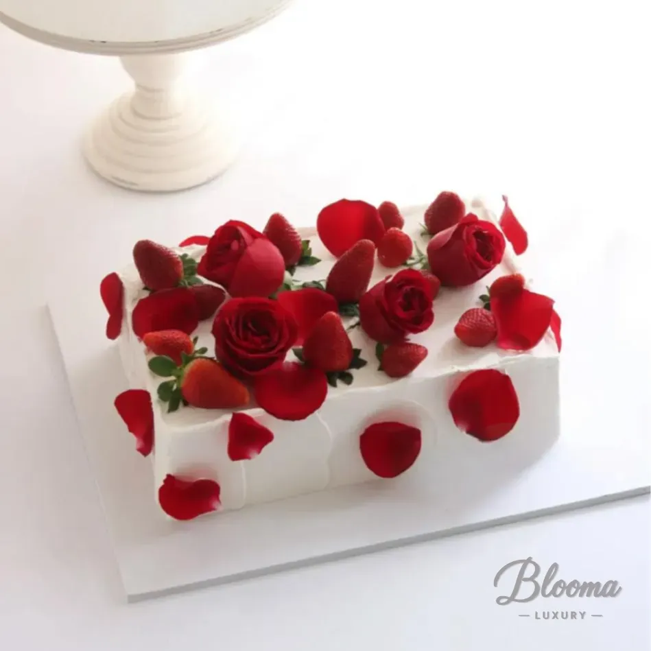 Vanilla Bloom Cake