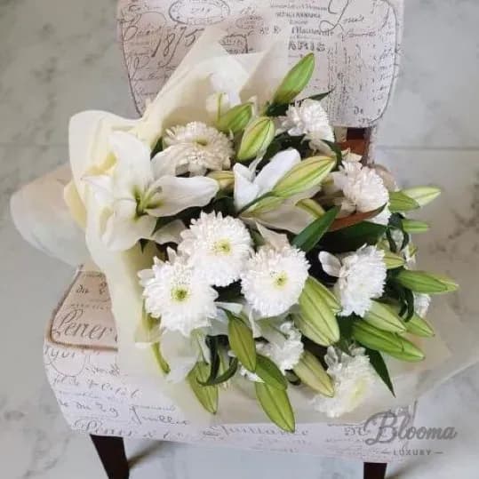 Ivory Garden Lily Bouquet