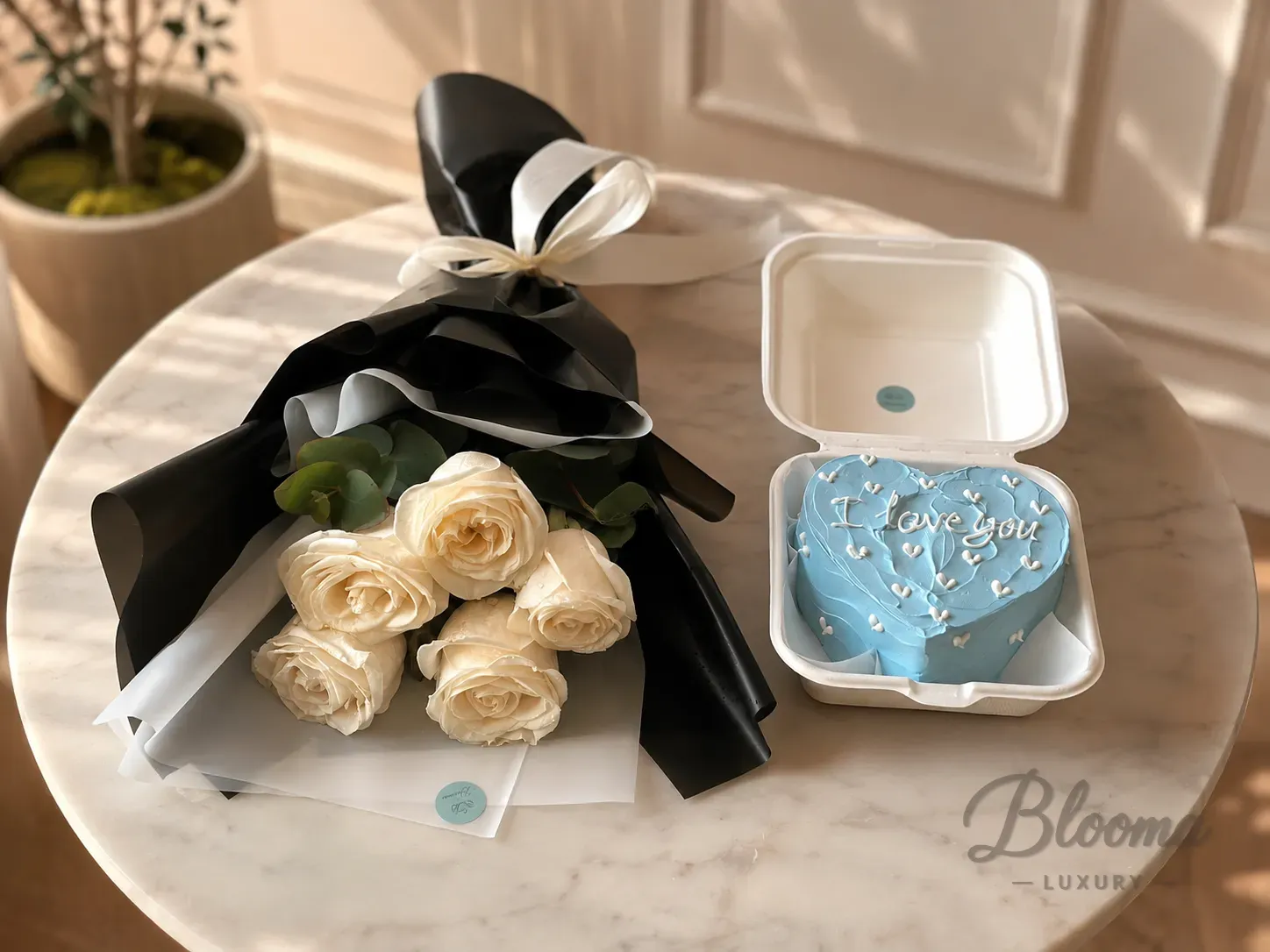 Combo No 141 Bento Cake And Flowers Small Cake For 1 Or 2 Persons
