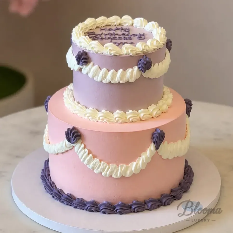 English — Vintage Two-Tier Cake - small cake