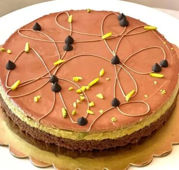 Chocolate Kunafa Pistachio Cake