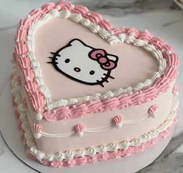 Kitty Theme Vintage Heart Birthday Cake